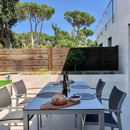 Nyaraló Naramia Sagaro With Poolgarden10 Pax *