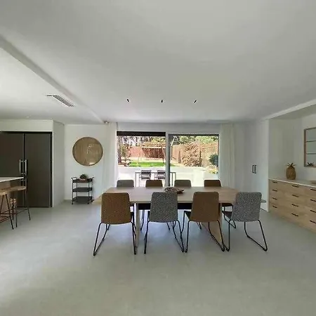 Nyaraló Naramia Sagaro With Poolgarden10 Pax S'agaro
