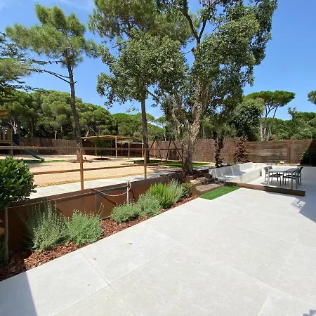 Дом отдыха Naramia Sagaro - With Pool-garden-10 Pax *