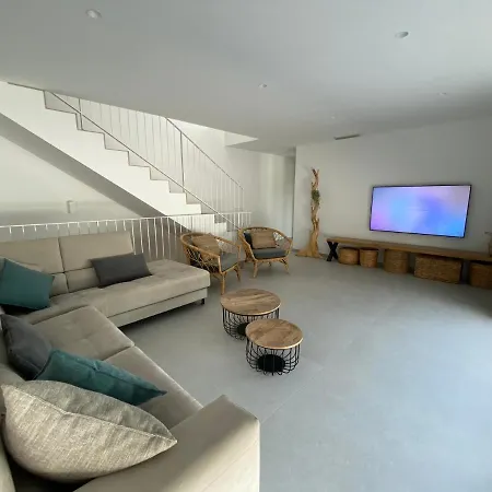 Naramia Sagaro - With Pool-garden-10 Pax * С'Агаро