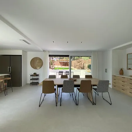 Naramia Sagaro - With Pool-garden-10 Pax * С'Агаро