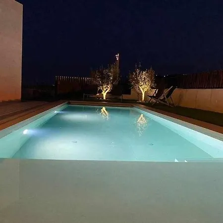 Naramia Sagaro - With Pool-garden-10 Pax