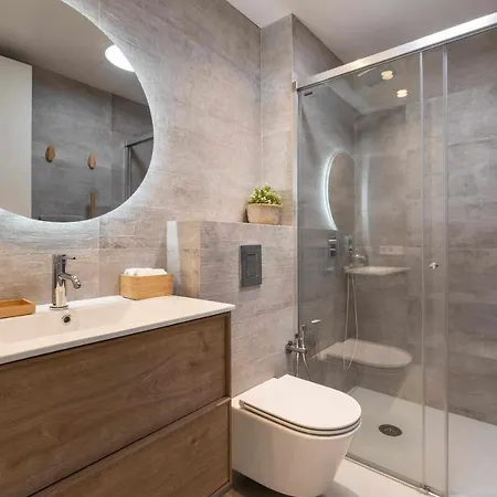 Naramia Sagaro - With Pool-garden-10 Pax С'Агаро