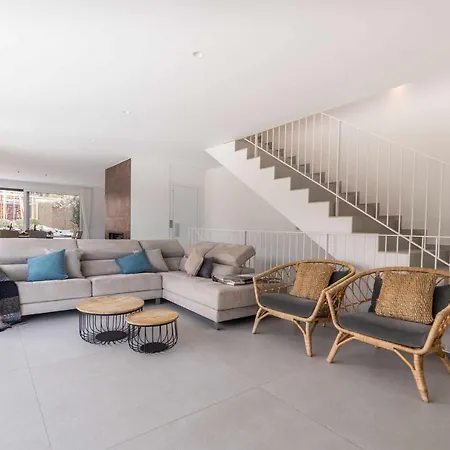 Naramia Sagaro - With Pool-garden-10 Pax