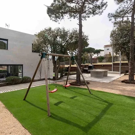 Naramia Sagaro - With Pool-garden-10 Pax Дом отдыха С'Агаро