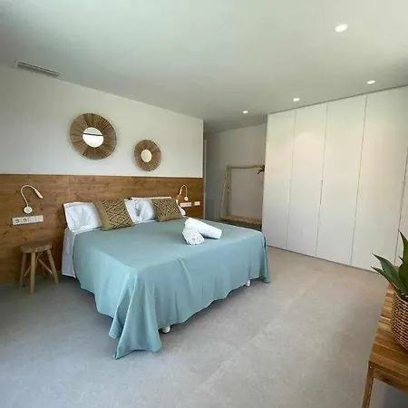 Naramia Sagaro - With Pool-garden-10 Pax Дом отдыха С'Агаро