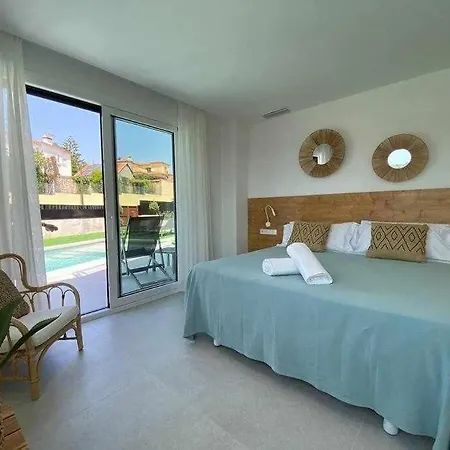 Дом отдыха Naramia Sagaro - With Pool-garden-10 Pax