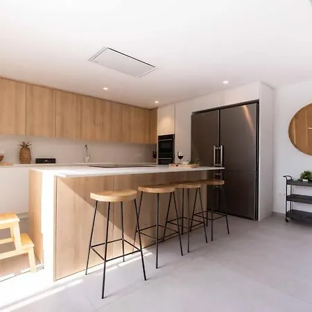 Naramia Sagaro - With Pool-garden-10 Pax Дом отдыха С'Агаро