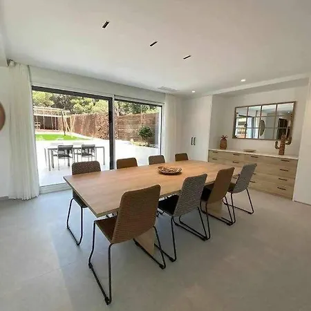 Naramia Sagaro - With Pool-garden-10 Pax